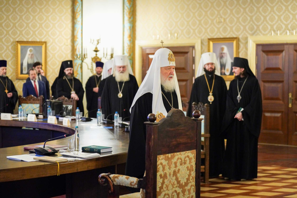 Святейший Патриарх Кирилл возглавил работу очередного заседания Высшего Церковного Совета