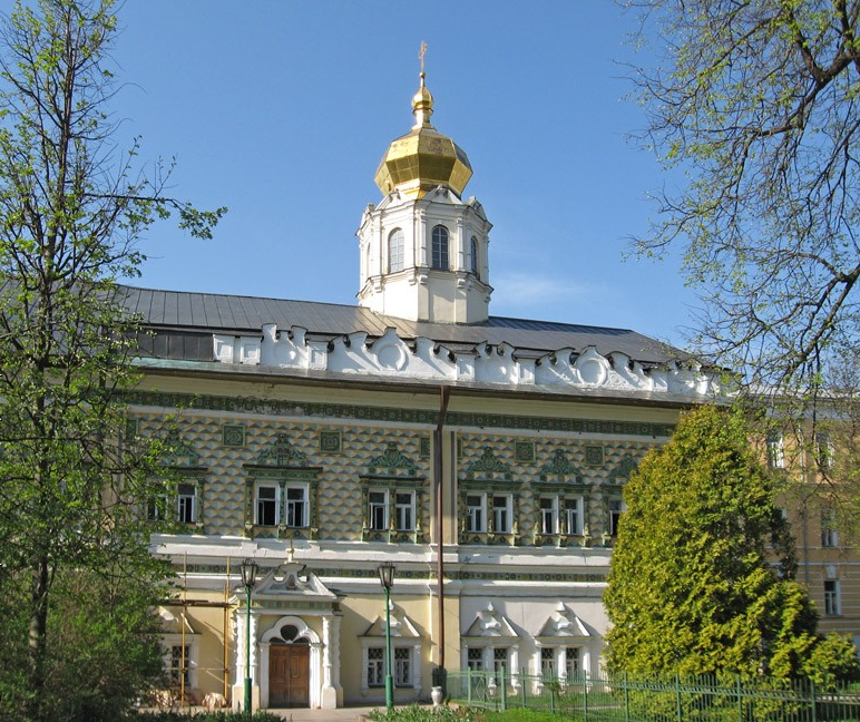 Московская_духовная_академия_и_семинария,_Покровский_академический_храм2.png